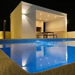 Tole 2 With Heated Pool * ポダツァ