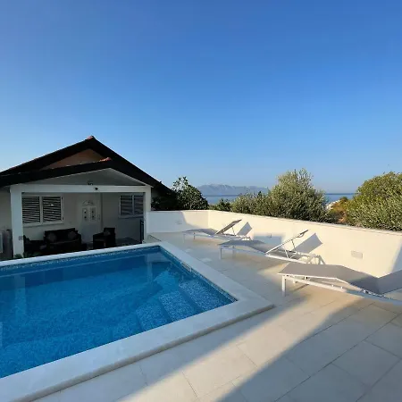 Apartment Tole 2 With Heated Pool *