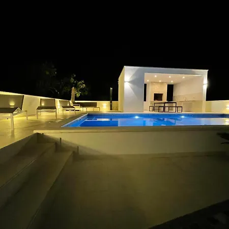 Tole 2 With Heated Pool 포도카