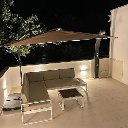 Tole 2 With Heated Pool 아파트