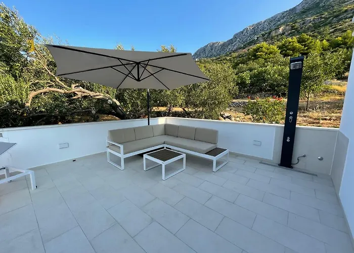 Tole 2 With Heated Pool