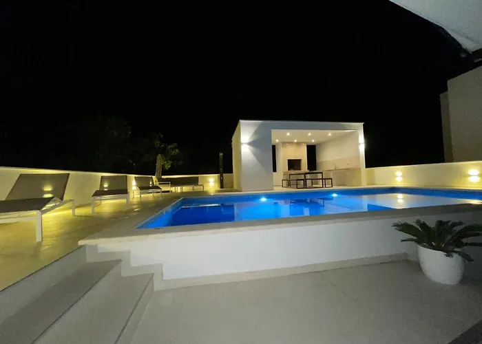 Tole 2 With Heated Pool 公寓 *