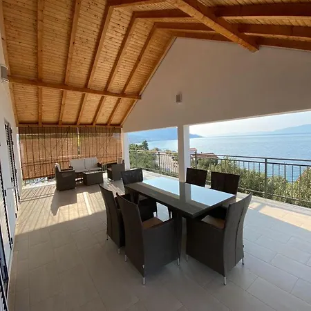 Tole 2 With Heated Pool Podaca