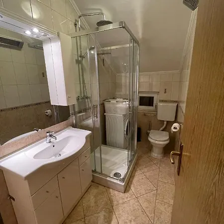 Tole 2 With Heated Pool *